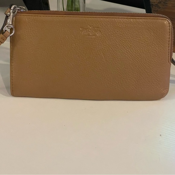 Coach wallet - Picture 1 of 2